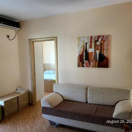 Seaside Calm - 1 Bedroom Flat Just 2 Minutes Walk From The Apartment Golem (Tirana)
