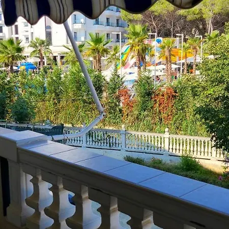 Seaside Calm - 1 Bedroom Flat Just 2 Minutes Walk From The Golem (Tirana)